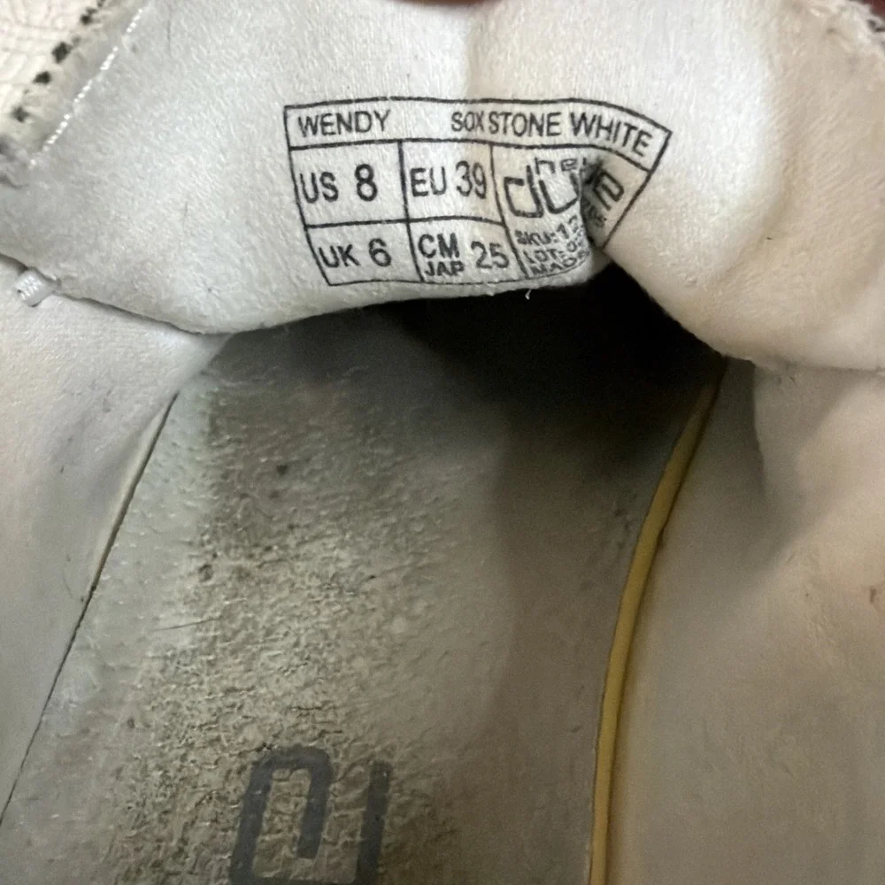 HEY DUDE Wendy Sox Stone White Women's Sz 8 Casual‎ Comfortable Slip On Shoes
